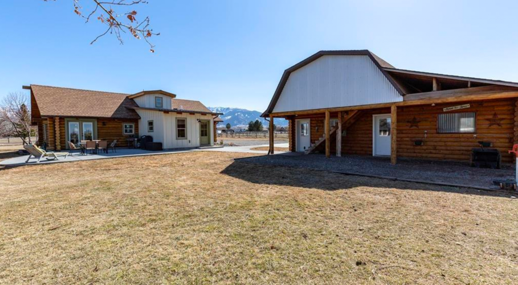 Back with a laundry room and barn